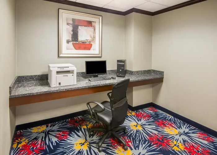 Holiday Inn Express Cleveland Airport - Brook Park By Ihg