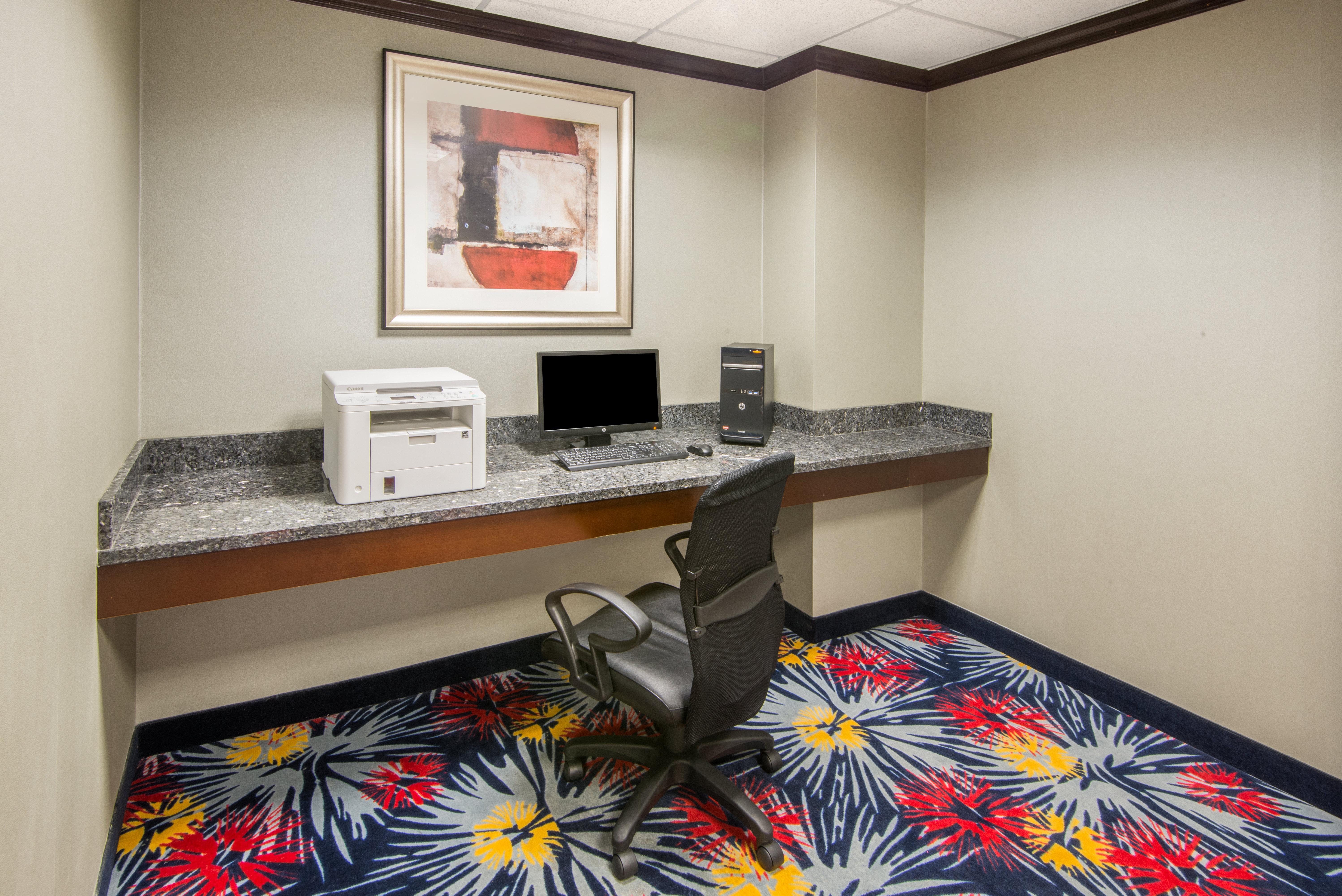 Express Cleveland Airport - By Ihg Hotel Brook Park