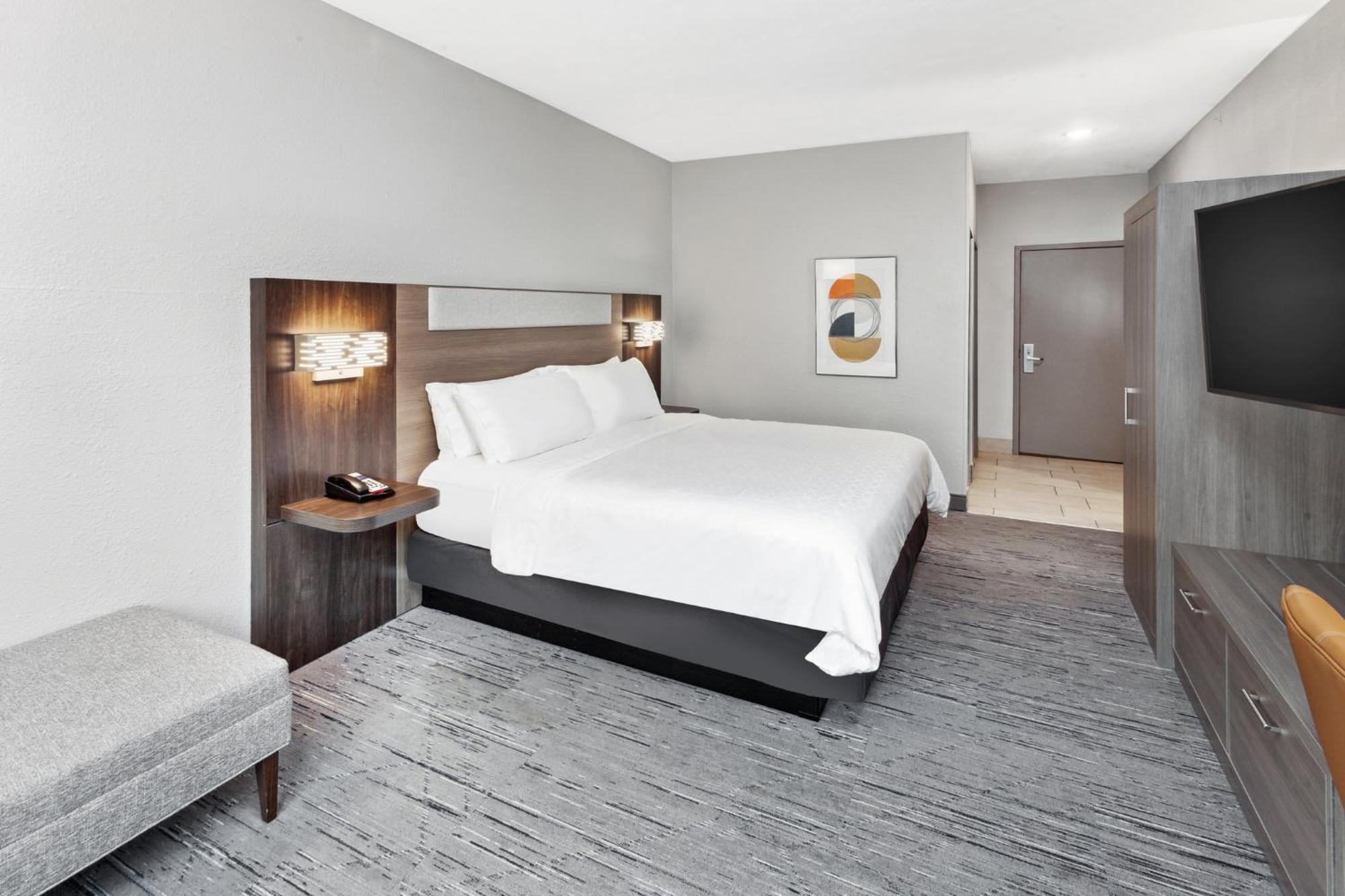 Hotel Express Cleveland Airport - By Ihg Brook Park