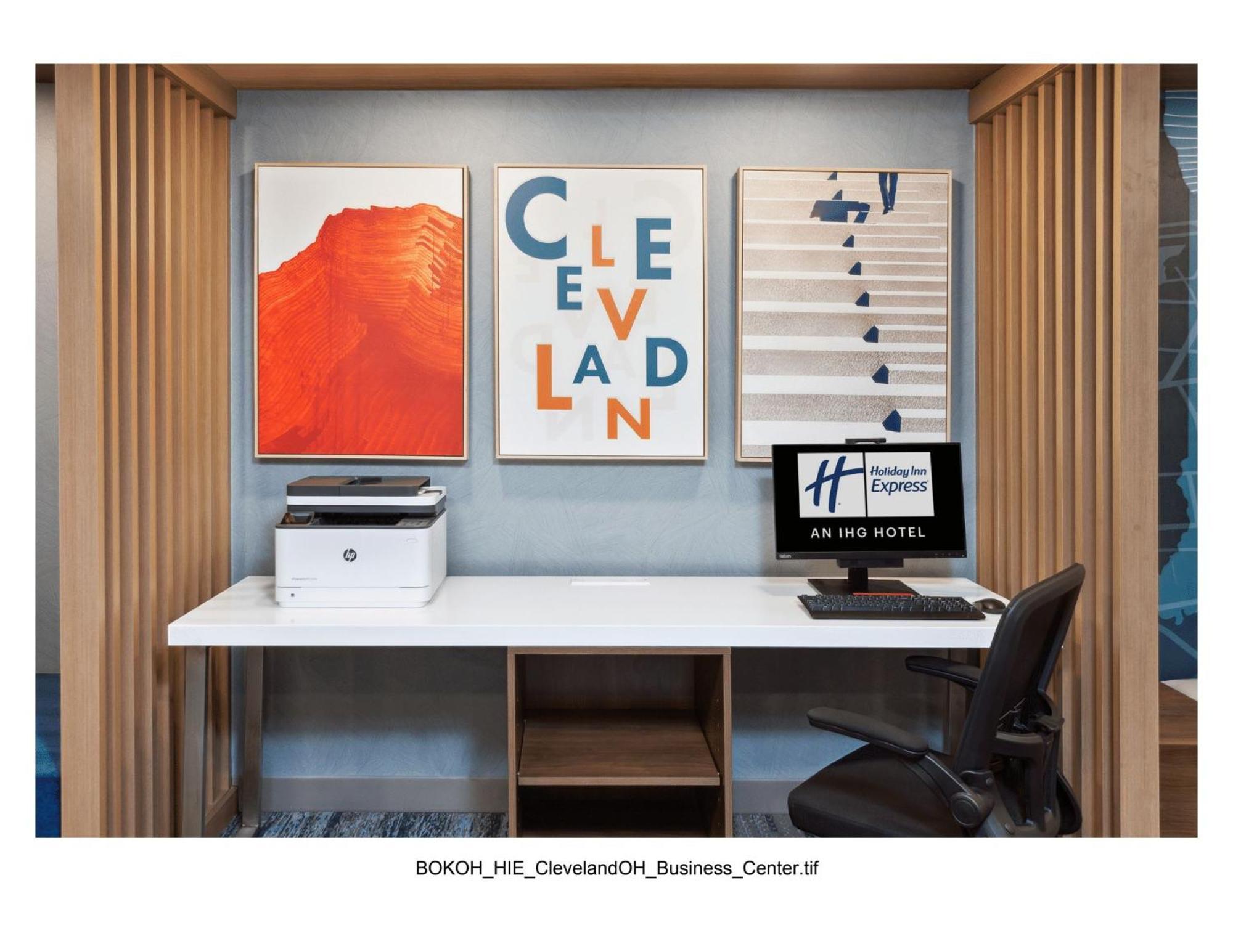 Express Cleveland Airport - By Ihg Hotel 2*