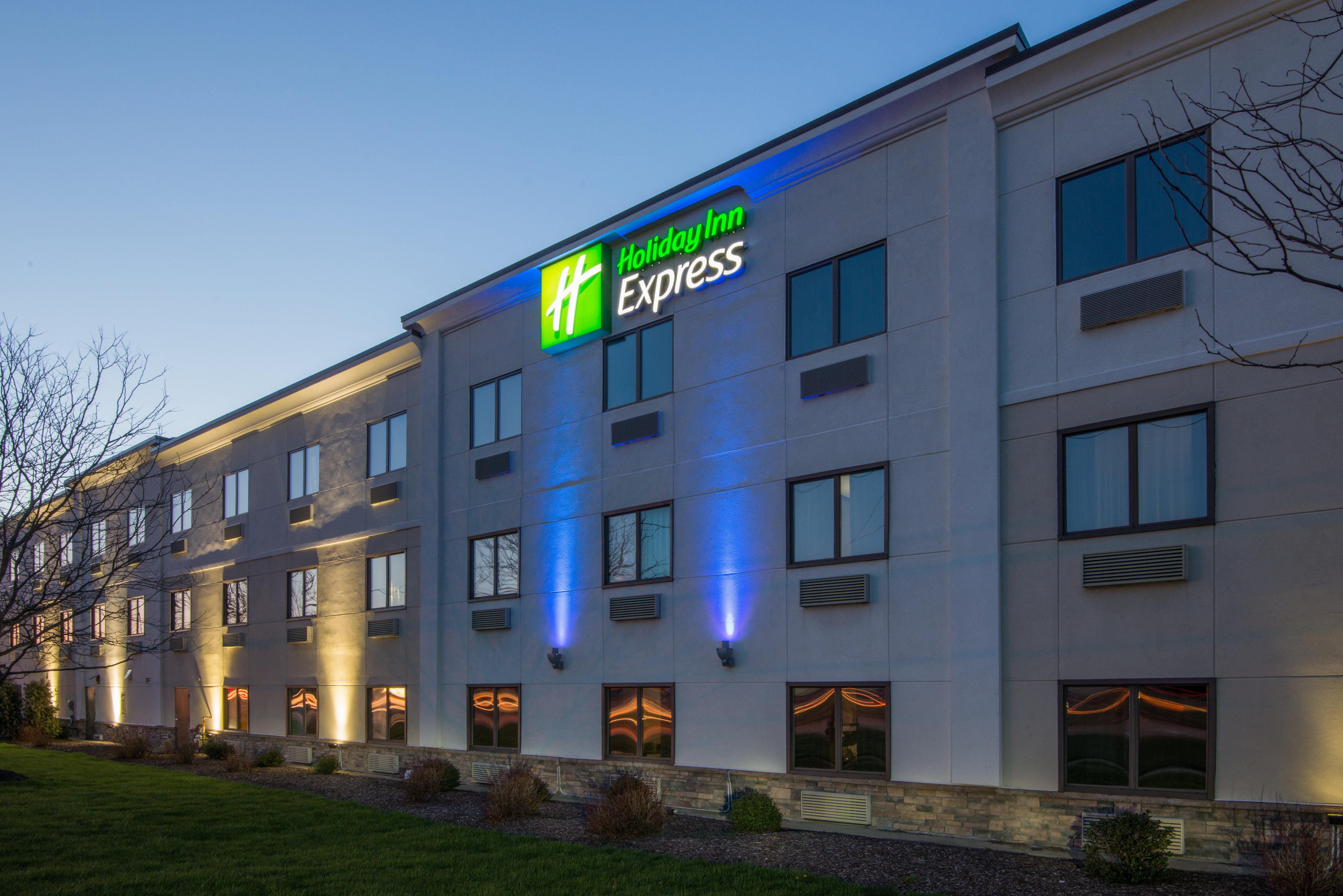 Express Cleveland Airport - By Ihg Hotel Brook Park