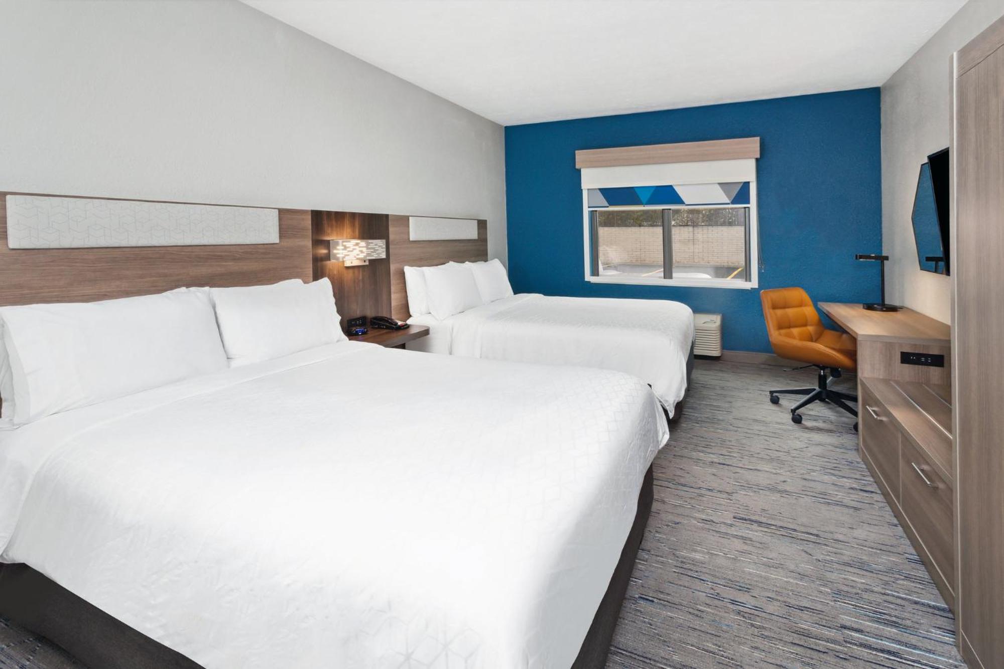 Express Cleveland Airport - By Ihg Hotel