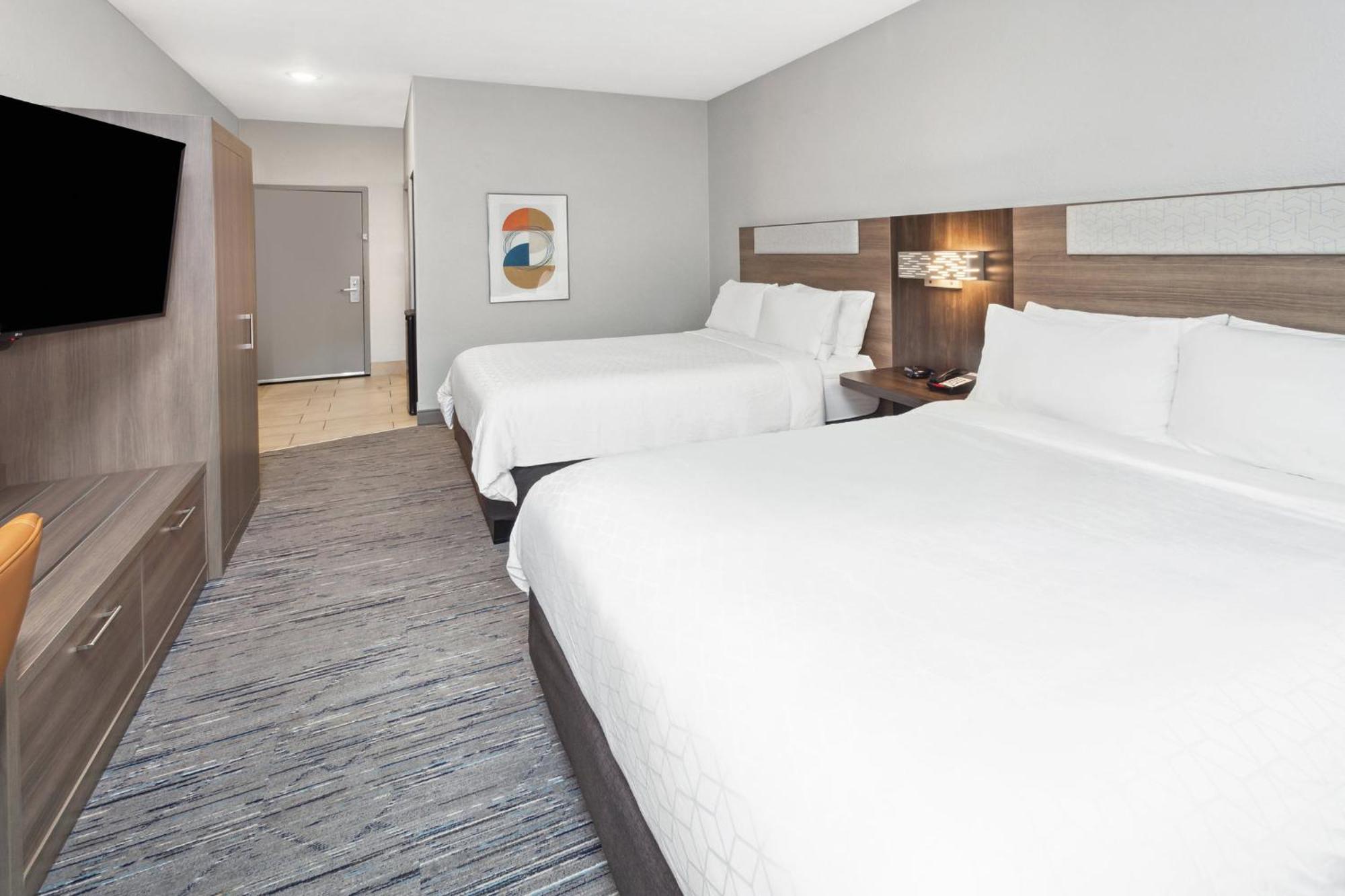 Hotel Express Cleveland Airport - By Ihg 2*