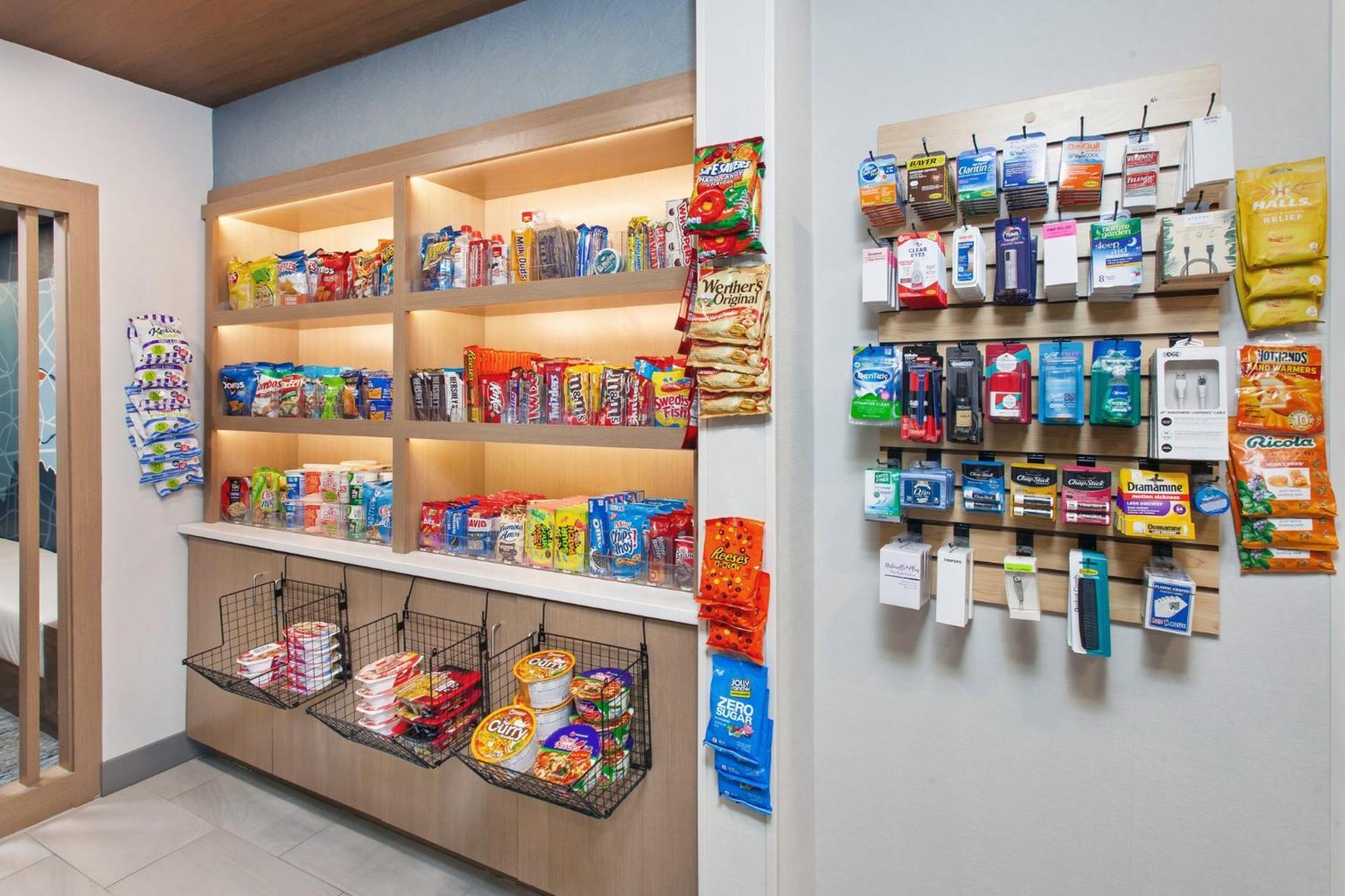 Hotel Express Cleveland Airport - By Ihg