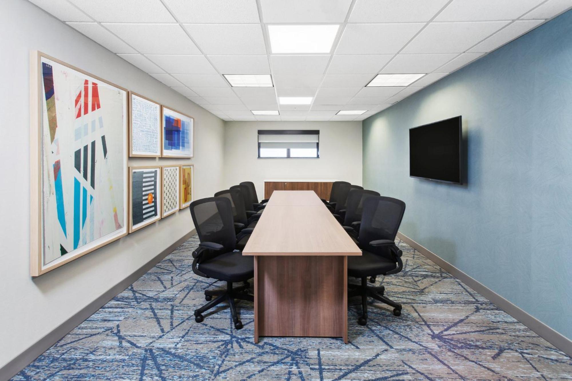 Hotel Express Cleveland Airport - By Ihg 2*