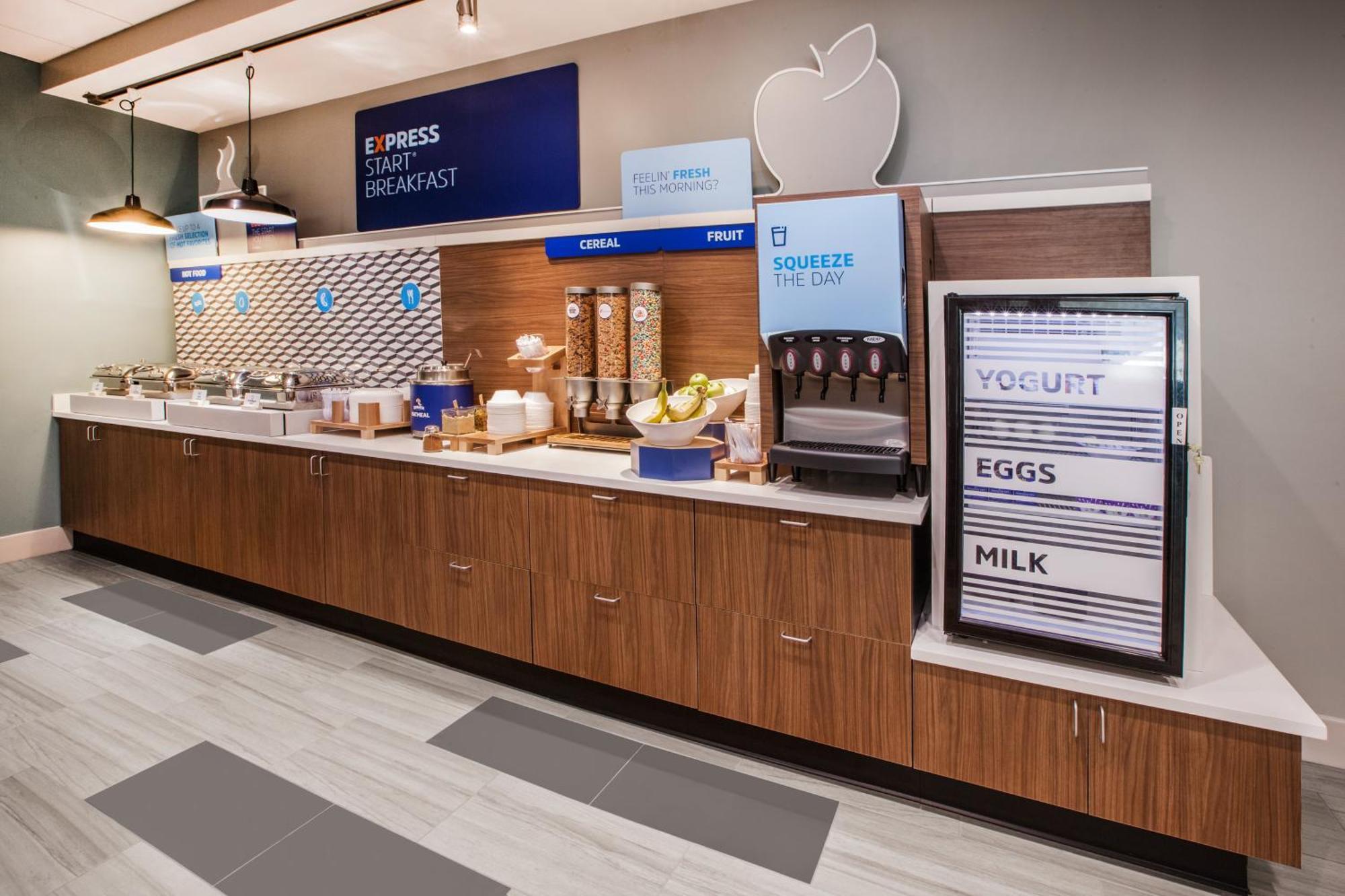 Express Cleveland Airport - By Ihg Hotel Brook Park