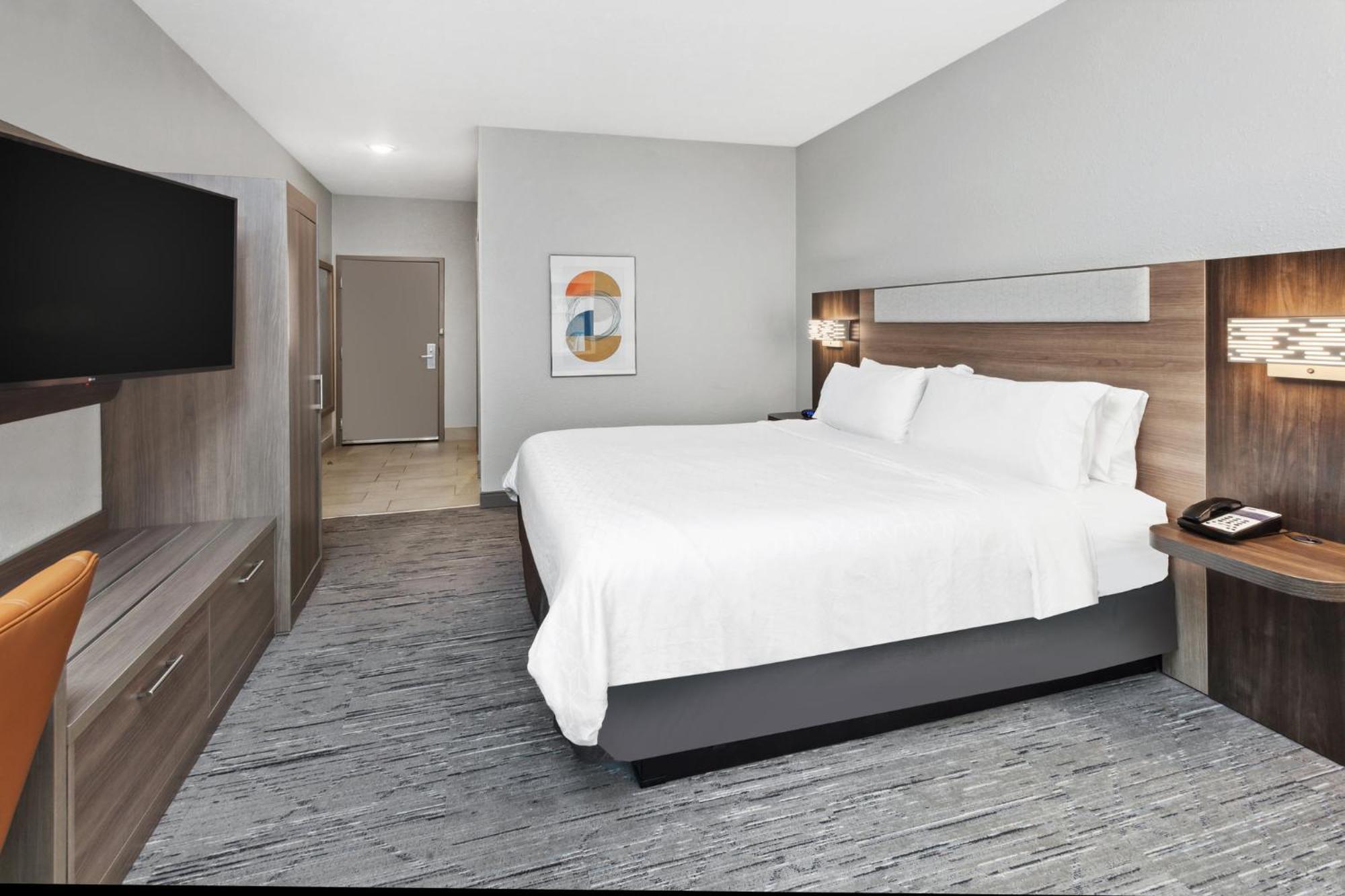 Hotel Express Cleveland Airport - By Ihg 2*