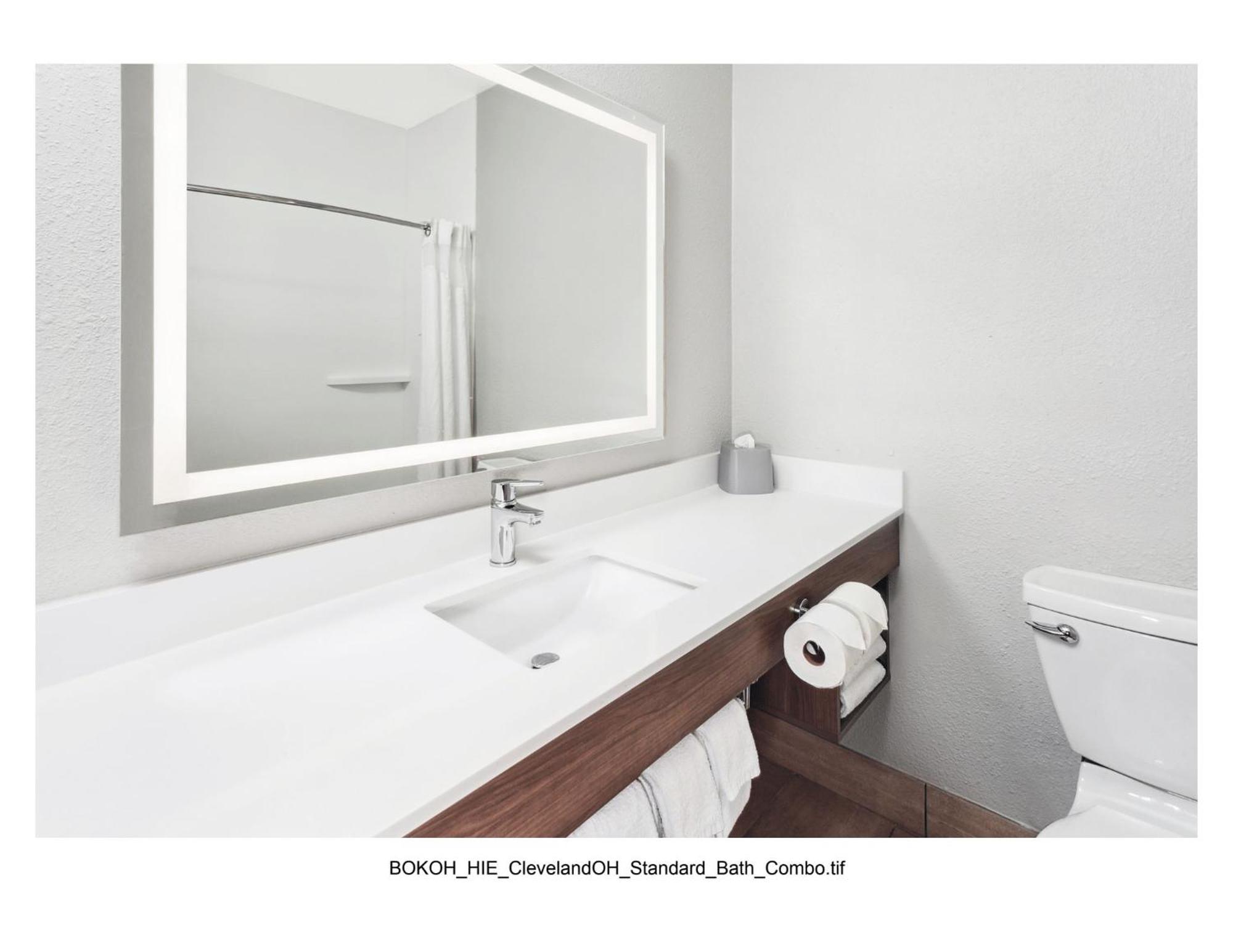 Hotel Express Cleveland Airport - By Ihg