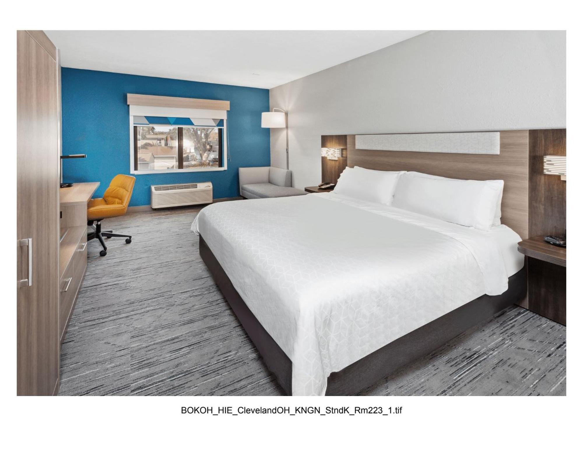 Hotel Express Cleveland Airport - By Ihg