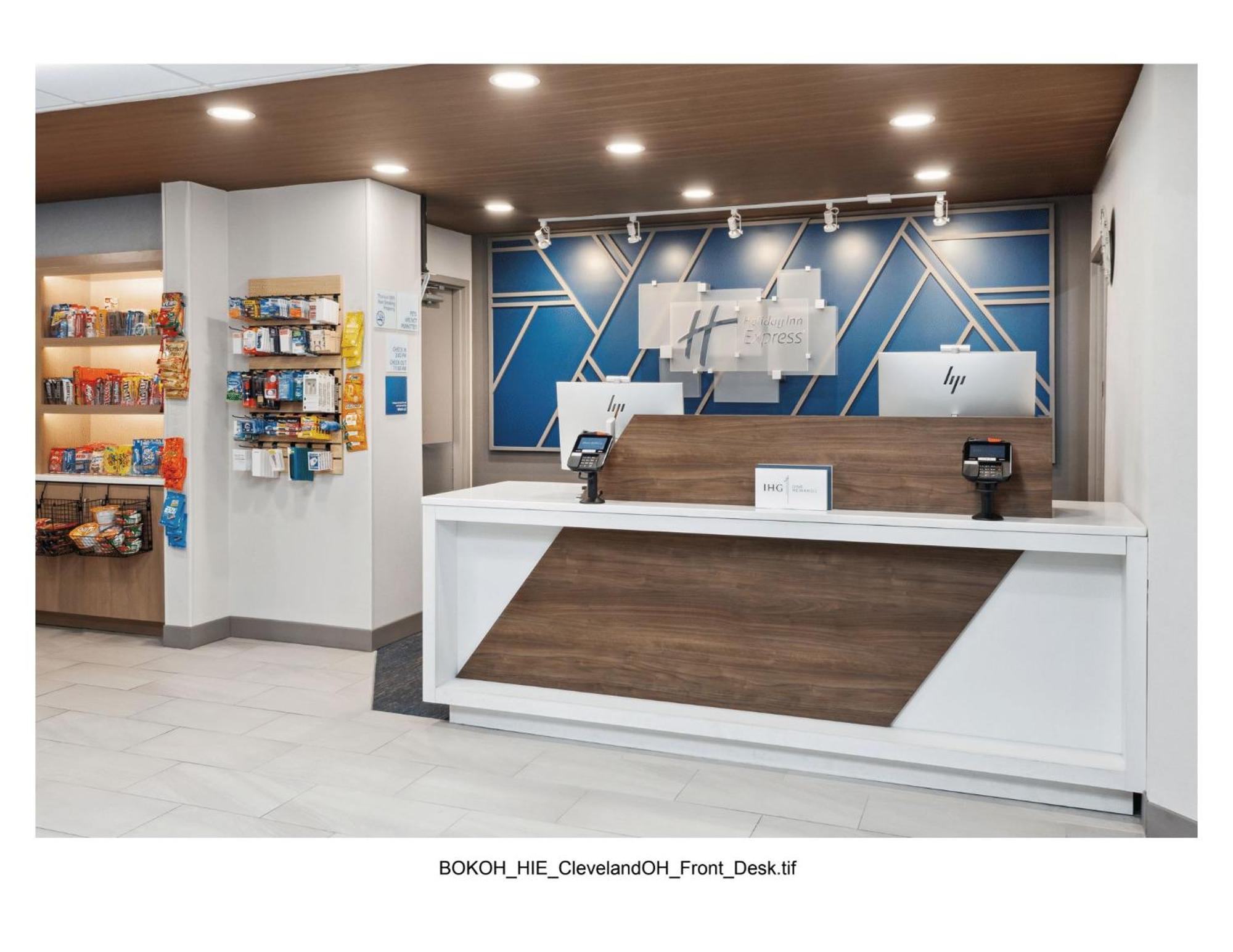 Express Cleveland Airport - By Ihg Hotel 2*