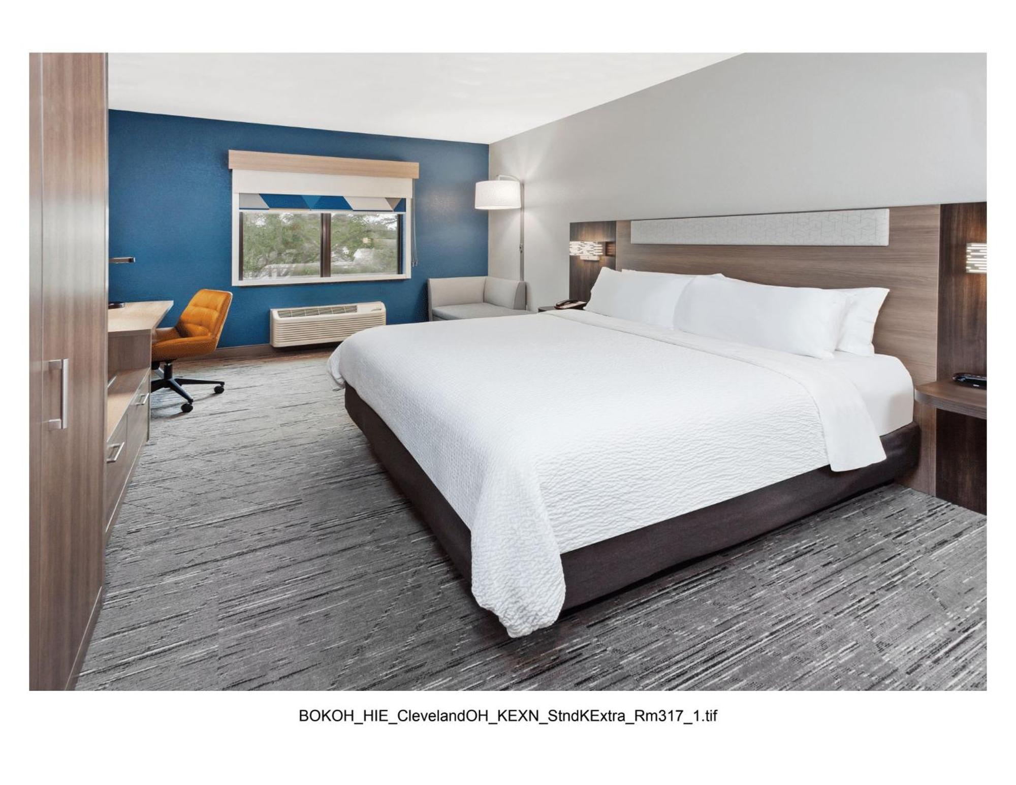 Hotel Express Cleveland Airport - By Ihg 2*