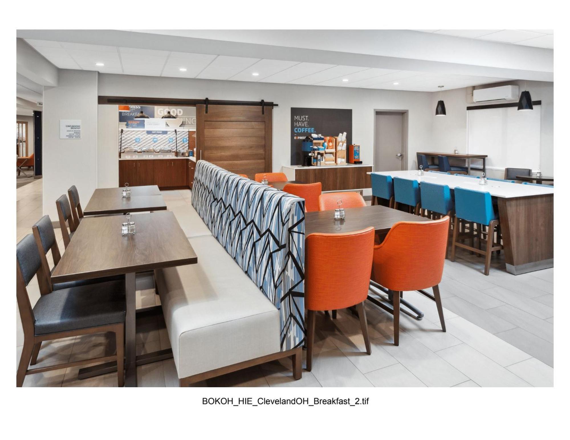 Express Cleveland Airport - By Ihg