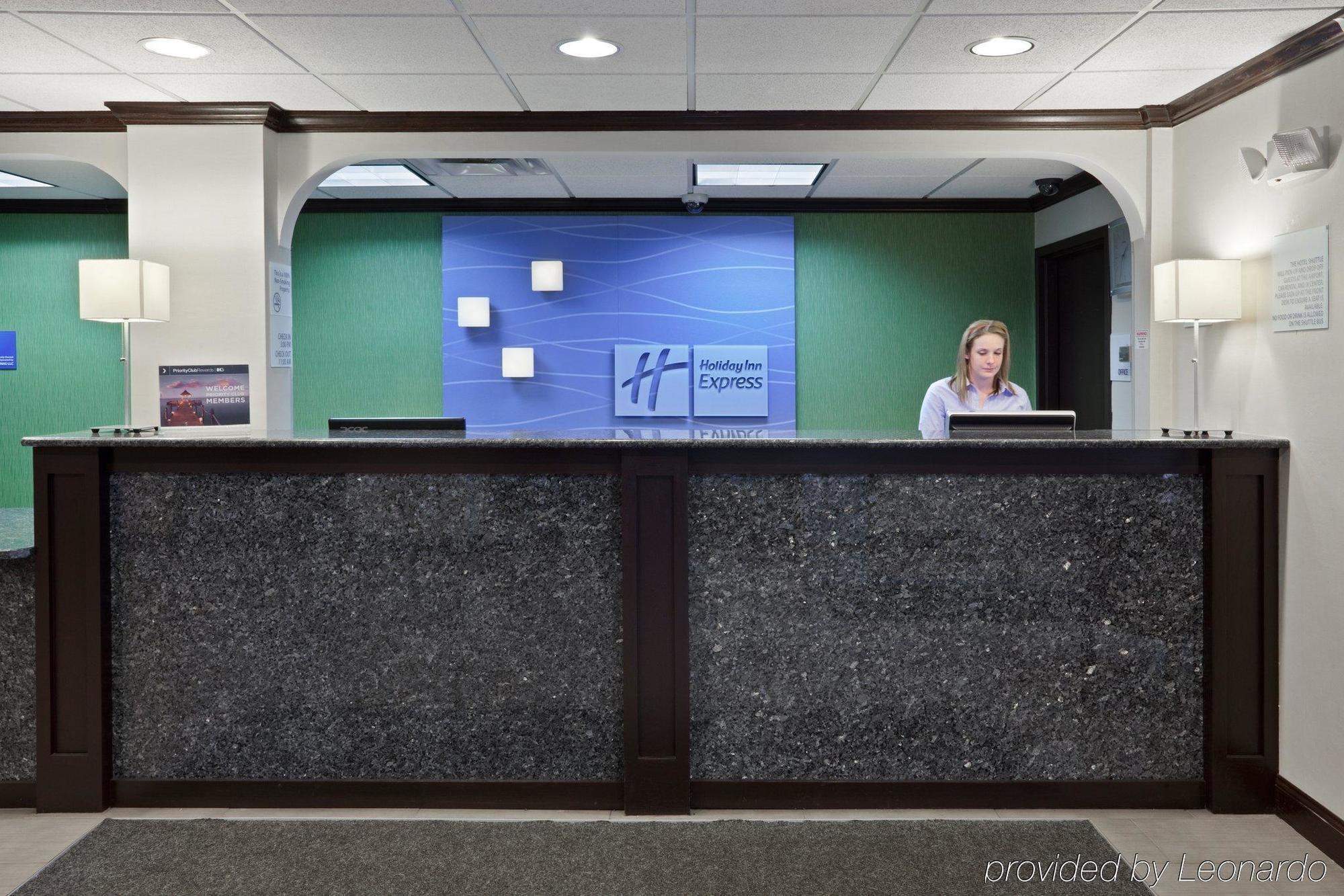 Express Cleveland Airport - By Ihg Hotel Brook Park