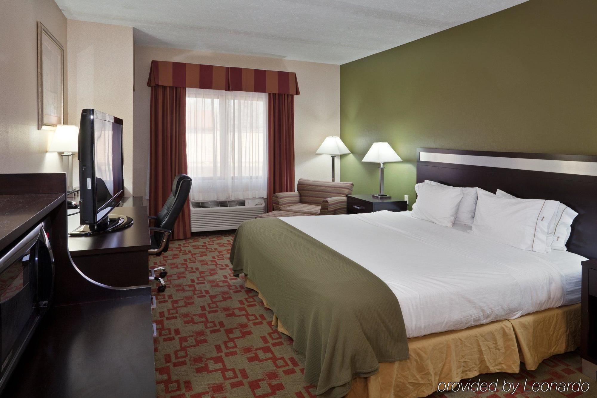 Hotel Express Cleveland Airport - By Ihg Brook Park
