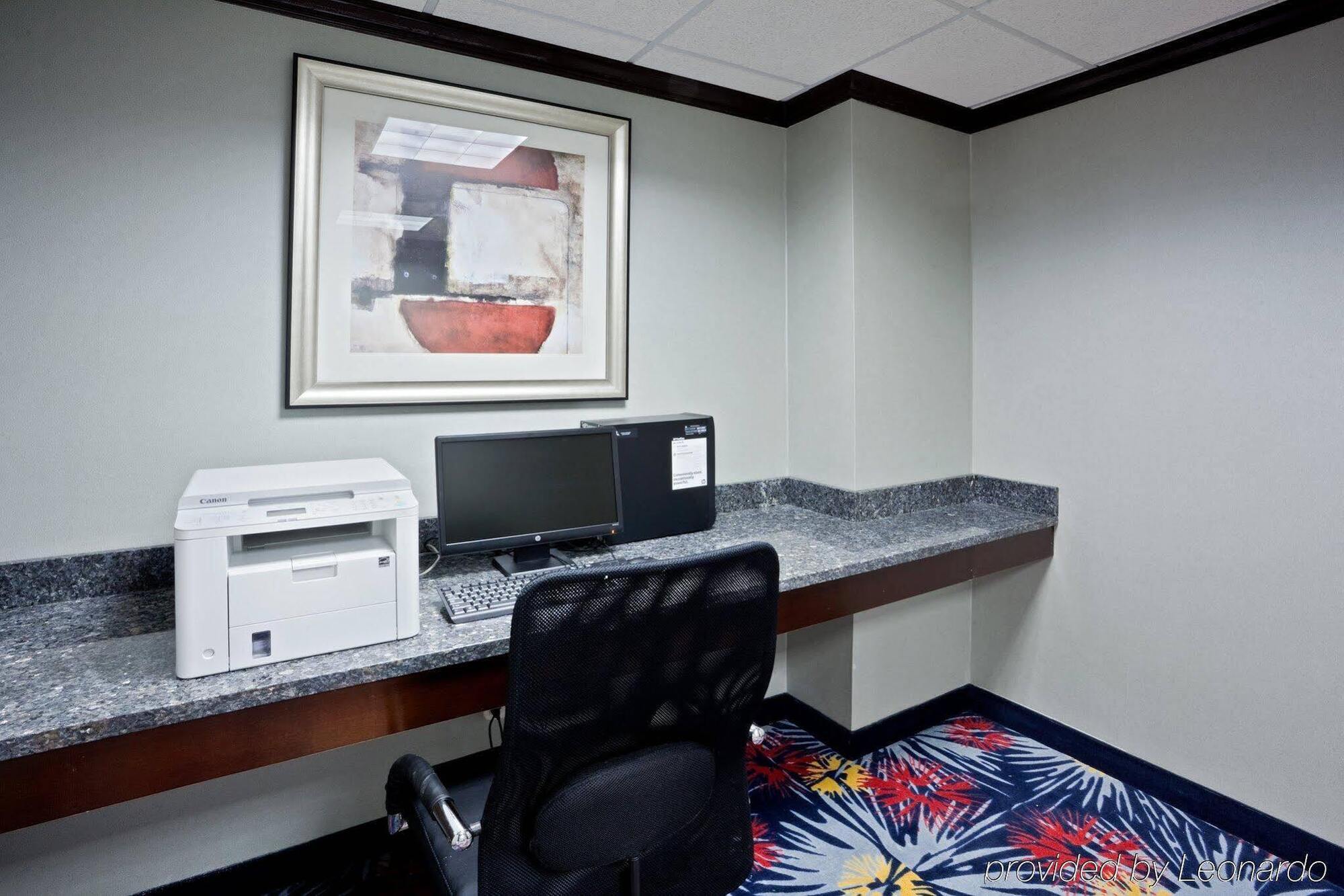 Express Cleveland Airport - By Ihg 2*