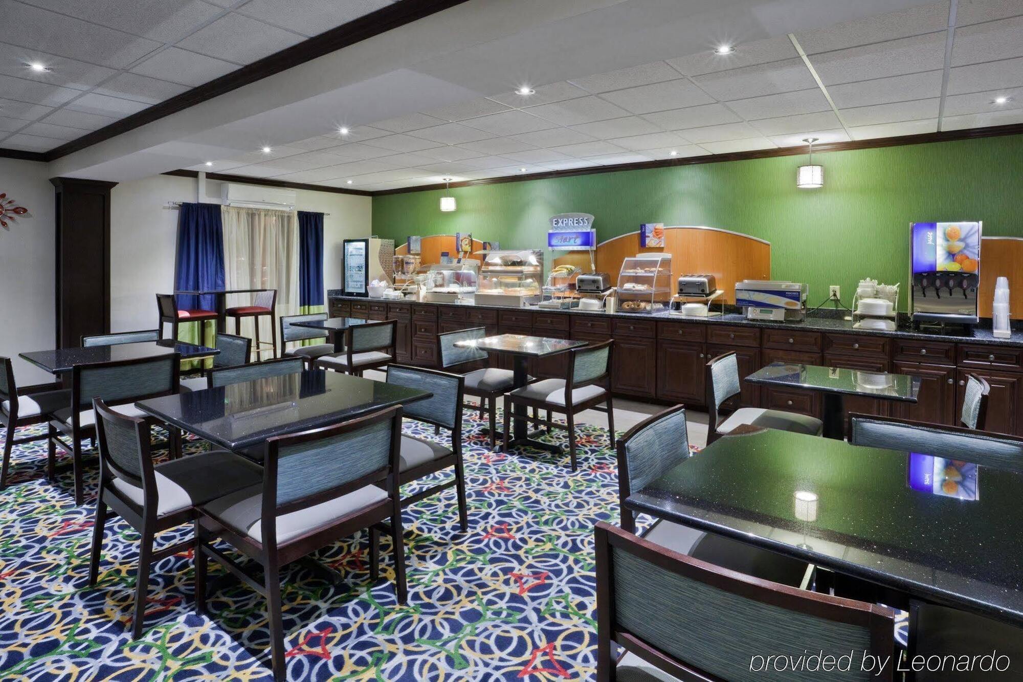 Express Cleveland Airport - By Ihg Hotel