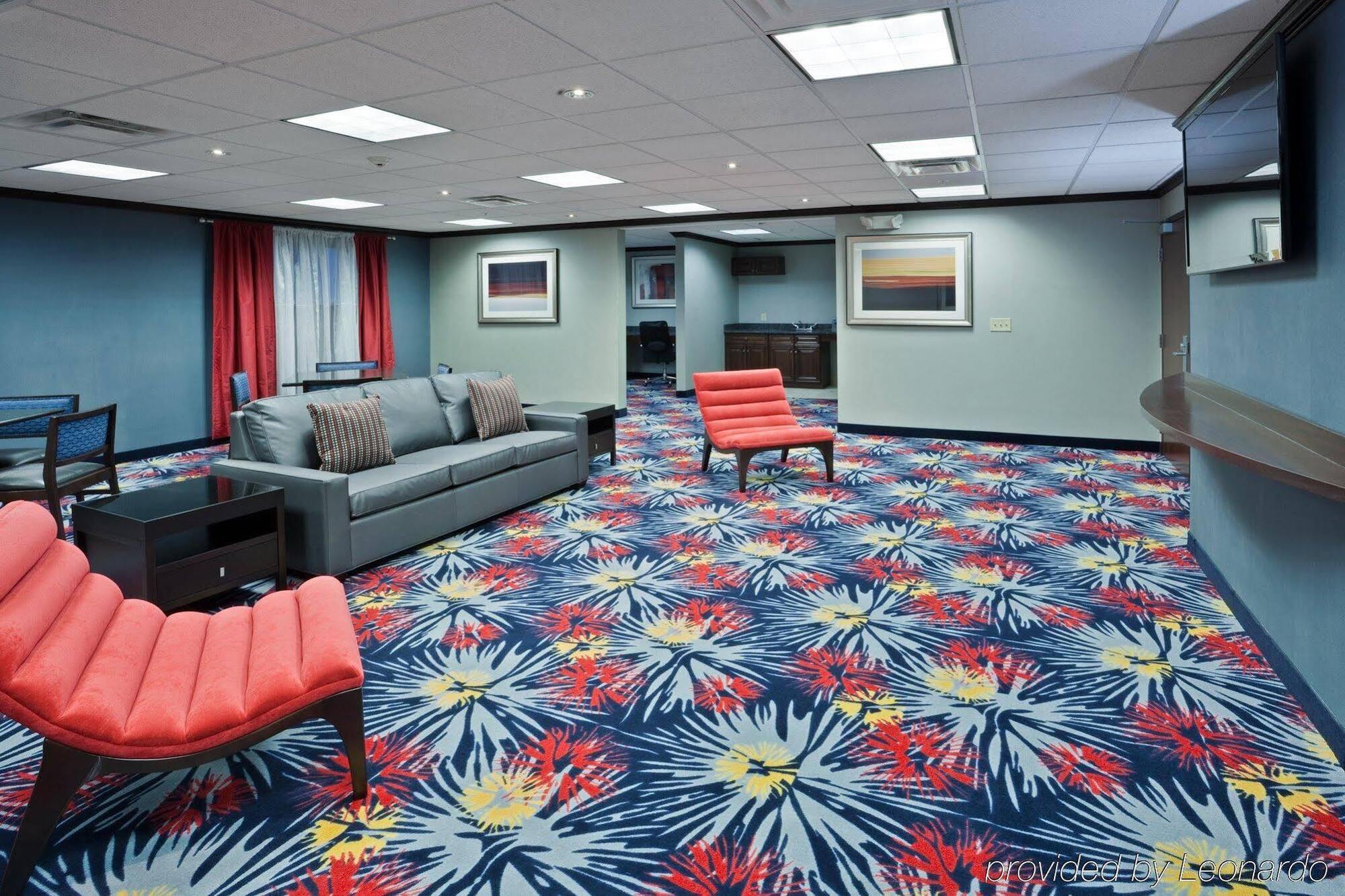 Express Cleveland Airport - By Ihg Hotel