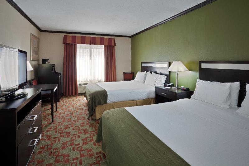 Express Cleveland Airport - By Ihg Brook Park